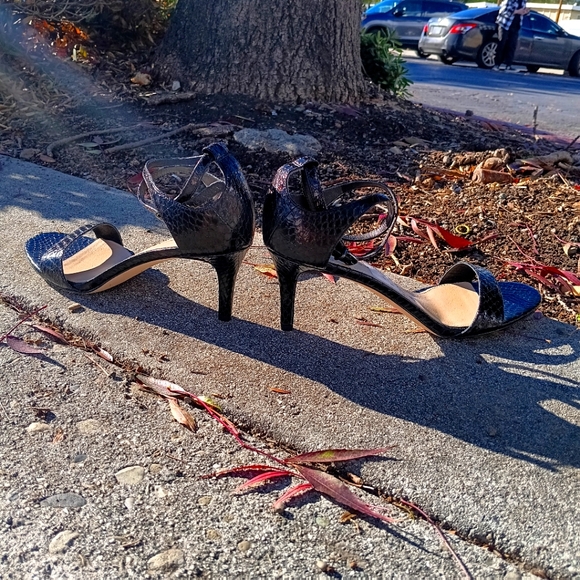 NWT Via Spiga Heels Shoes Size 10 Snake Skin Black Open Toe Sandals - Picture 5 of 10